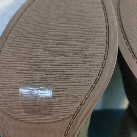 OPEN TOE FAUX SUEDE OLIVE GREEN TONE SANDALS BY  MATA SIZE 10 - Picture 10 of 11